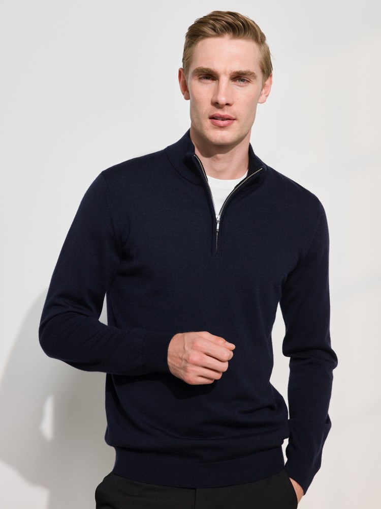 Berto merino zip genser 7509118_EM1-MARIOCONTI-A24-Modell-Front_chn=match_9683_Berto merino zip genser EM1_Berto merino zip genser EM1 7509118.jpg_Front||Front