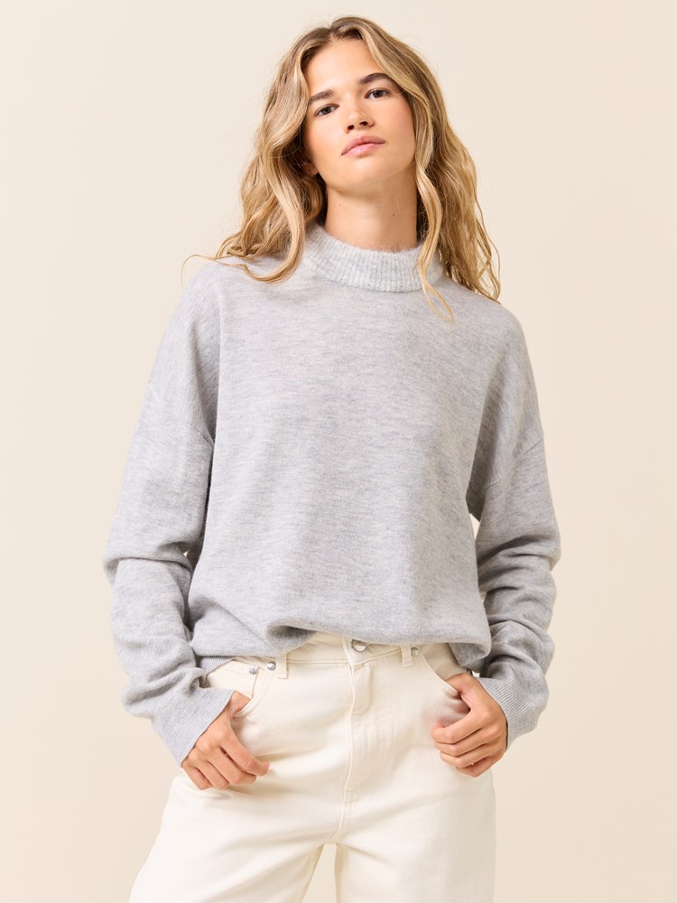 Camille genser 7509142_IEB-JEANPAUL-W24-Modell-Front_6563_Camille genser IEB_Camille genser IEB 7509142.jpg_Front||Front