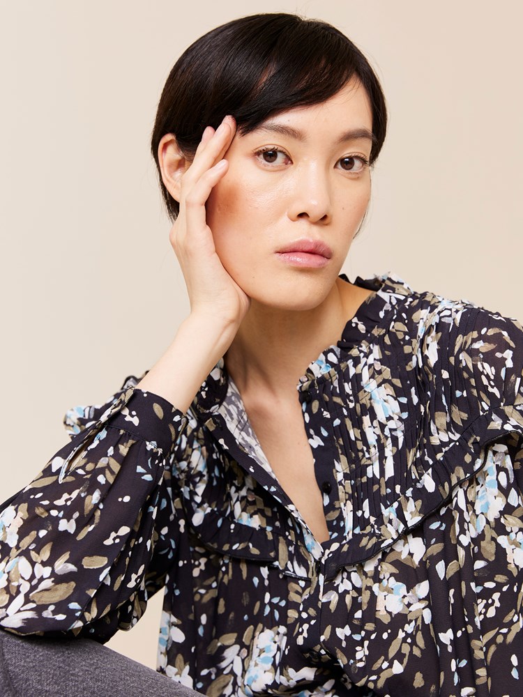 Henny bluse 7509146_C25-JEANPAUL-W24-Front_3906_Henny bluse C25.jpg_Front||Front