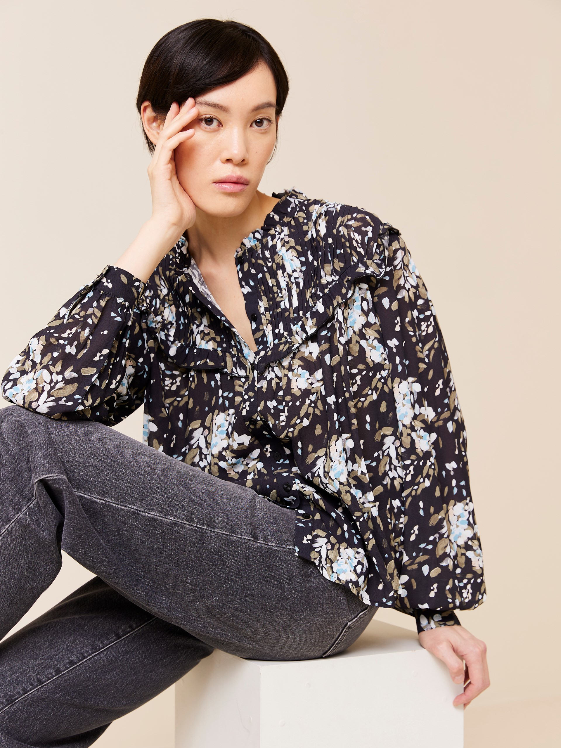 7509146 C25 7509146_C25-JEANPAUL-W24-Front_4658_Henny bluse C25.jpg_Front||Front