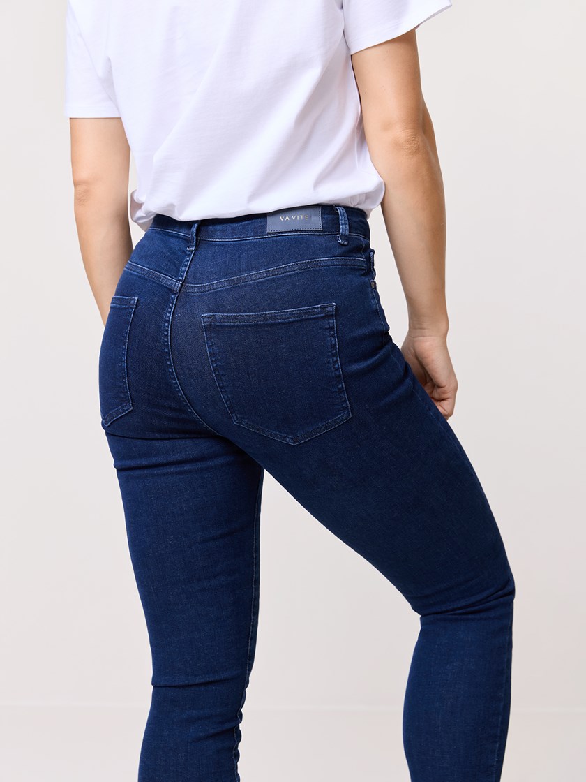 7509183 D04 7509183_D04-VAVITE-NOS-Modell-Back_chn=match_5969_Sophia jeans D04.jpg_Back||Back