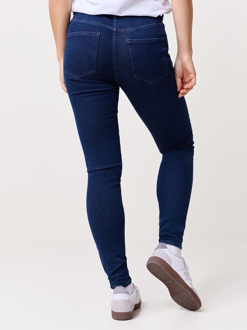 7509183 D04 7509183_D04-VAVITE-NOS-Modell-Back_chn=match_9197_Sophia jeans D04.jpg_Back||Back