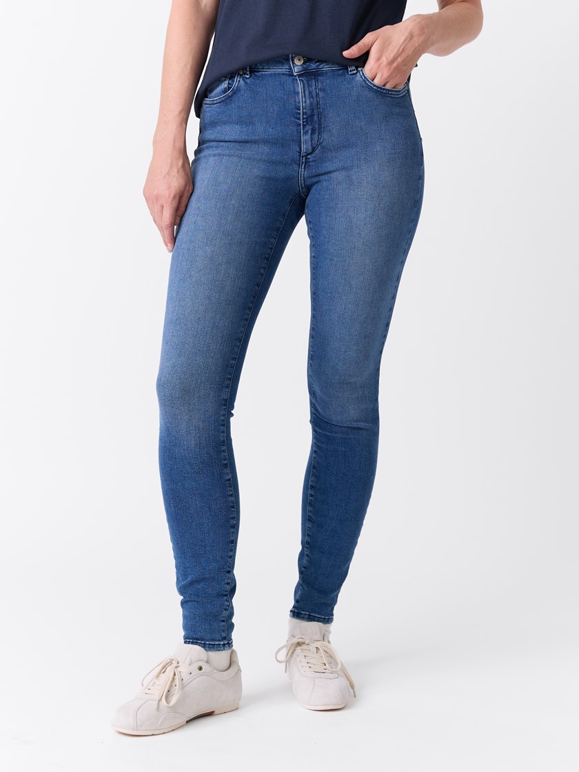 7509184 DAB 7509184_DAB-VAVITE-NOS-Modell-Front_chn=match_4150_Sophia jeans DAB.jpg_Front||Front