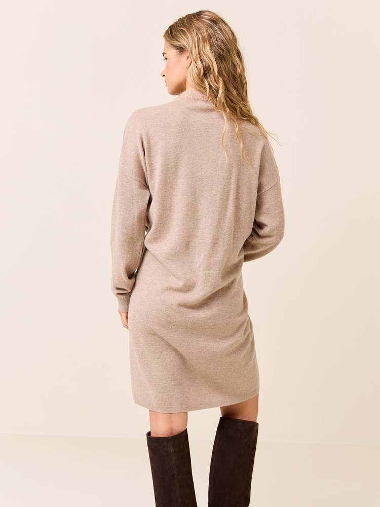 Camille kjole 7509192_AEI-JEANPAUL-W24-Modell-Front_5232_Camille kjole AEI_Camille kjole AEI 7509192.jpg_Front||Front