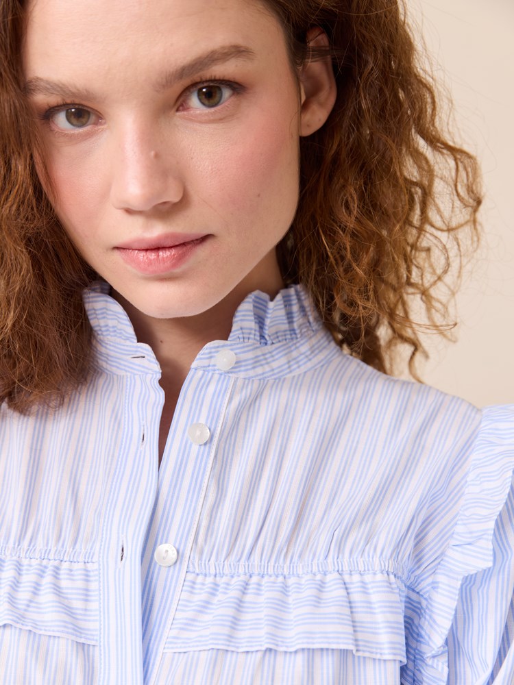 Mya bluse 7509216_EN3-JEANPAUL-S25-Modell-Front_1669_Mya bluse EN3 7509216.jpg_Front||Front