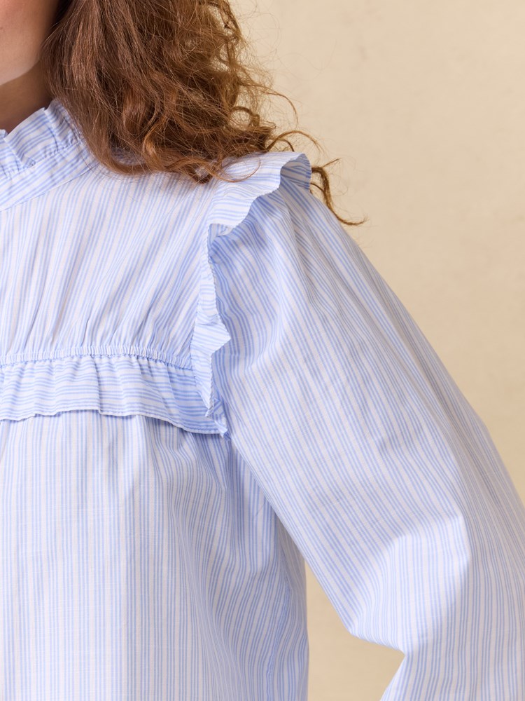 Mya bluse 7509216_EN3-JEANPAUL-S25-Modell-Front_5828_Mya bluse EN3 7509216.jpg_Front||Front