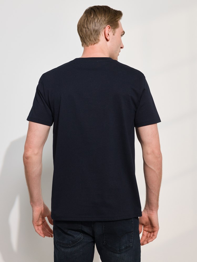 Bono t-skjorte 7509229_C27-MARIOCONTI-A24-Modell-Back_chn=match_3796_Bono t-skjorte C27_Bono t-skjorte C27 7509229.jpg_Back||Back