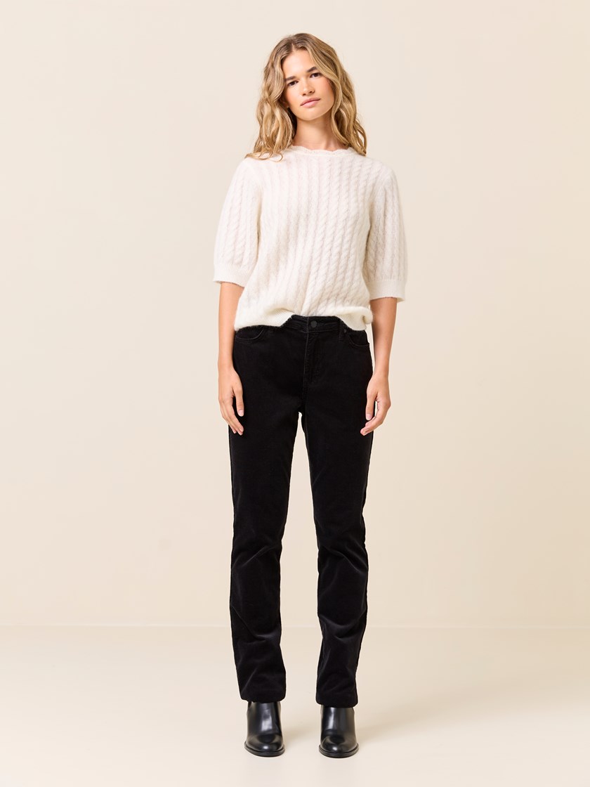 7509283 C25 7509283_EM6-JEANPAUL-W24-Modell-Front_6013_Sabine straight cordbukse C25 7509283.jpg_