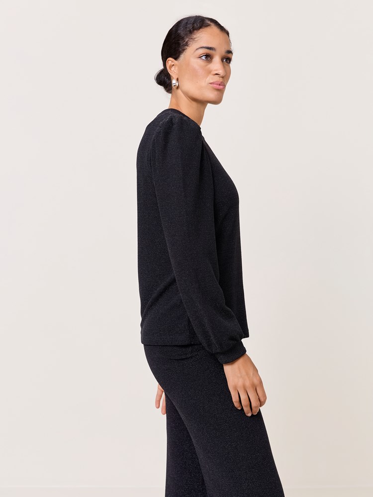 Emiko glittertopp 7509312_CAB-DONNA-W24-Modell-Front_chn=match_8685_Emiko glittertopp CAB_Emiko glittertopp CAB 7509312.jpg_