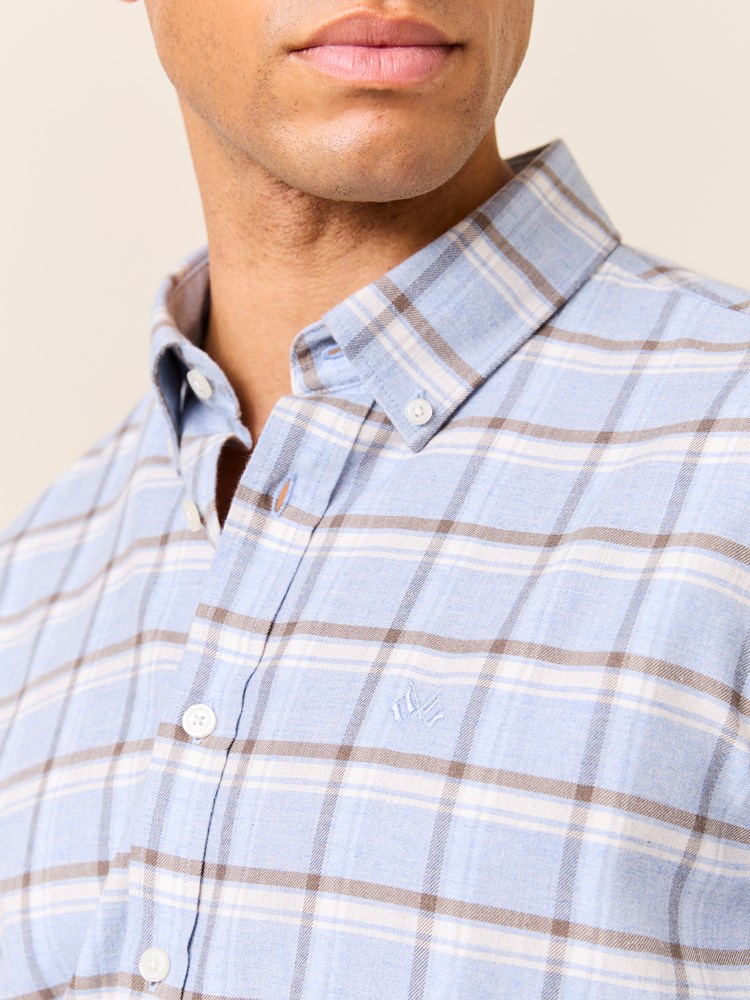 Lloyd skjorte - Regular fit 7509400_EAV-JEANPAUL-W24-Modell-Front_5969_Lloyd skjorte - Regular fit EAV_Lloyd skjorte - Regular fit EAV 7509400.jpg_Front||Front