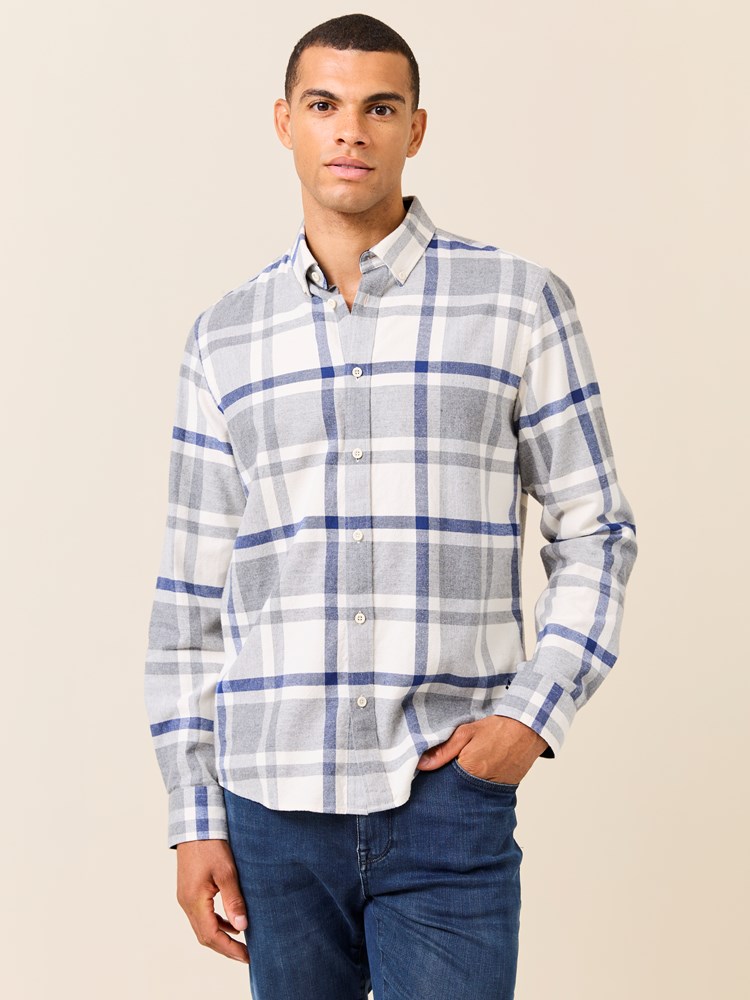 Avenell skjorte - Regular fit 7509424_I6W-JEANPAUL-W24-Modell-Front_753_Avenell skjorte - Regular fit I6W_Avenell skjorte - Regular fit I6W 7509424.jpg_Front||Front