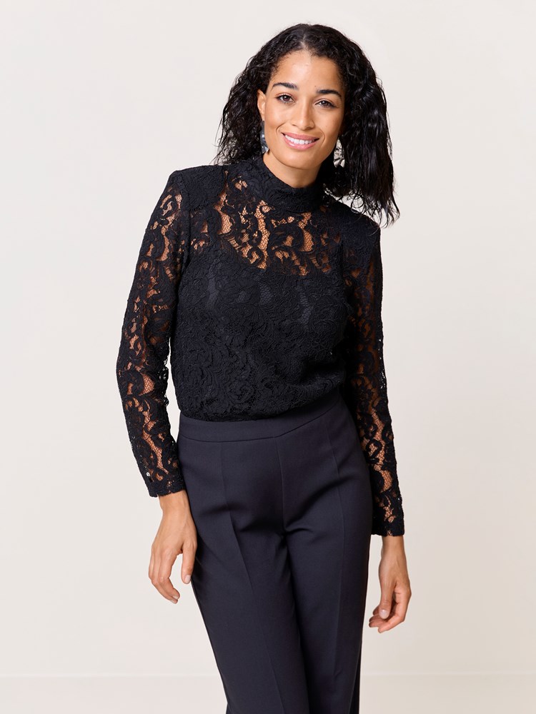 Marla blondetopp 7509476_CAB-DONNA-W24-Modell-Front_chn=match_9780_Marla blondetopp CAB_Marla blondetopp CAB 7509476.jpg_