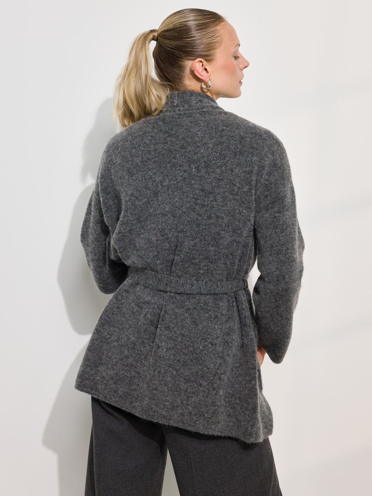 Klara cardigan 7509510_IEB-DONNA-A24-Modell-Back_chn=match_7020_Klara cardigan IEB 7509510.jpg_Back||Back