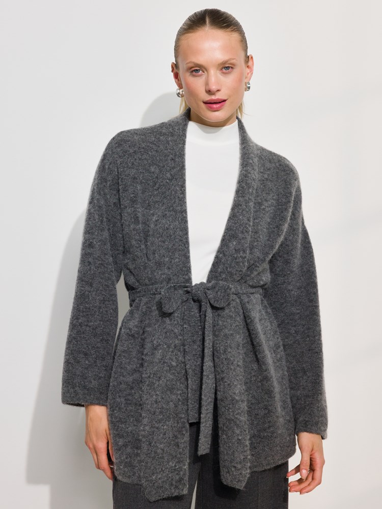 Klara cardigan 7509510_IEB-DONNA-A24-Modell-Front_chn=match_8332_Klara cardigan IEB 7509510.jpg_Front||Front