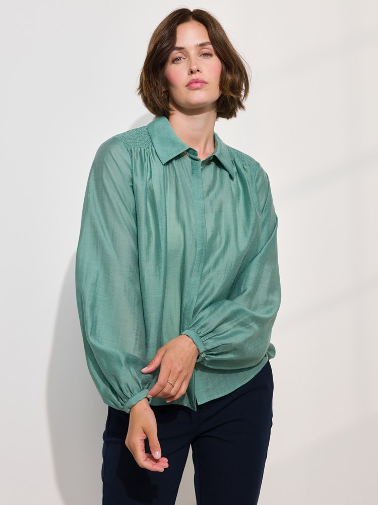 Angie bluse 7509511_I6S-MARIEPHILIPPE-A24-Modell-Front_chn=match_8505_Angie bluse I6S 7509511.jpg_Front||Front