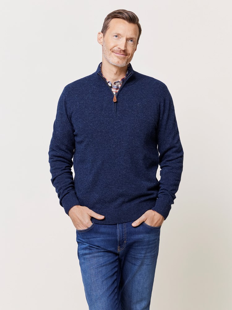 Canmore zip genser 7509534_C29-REDFORD-W24-Modell-Front_chn=match_5545_Canmore zip genser C29_Canmore zip genser C29 7509534.jpg_Front