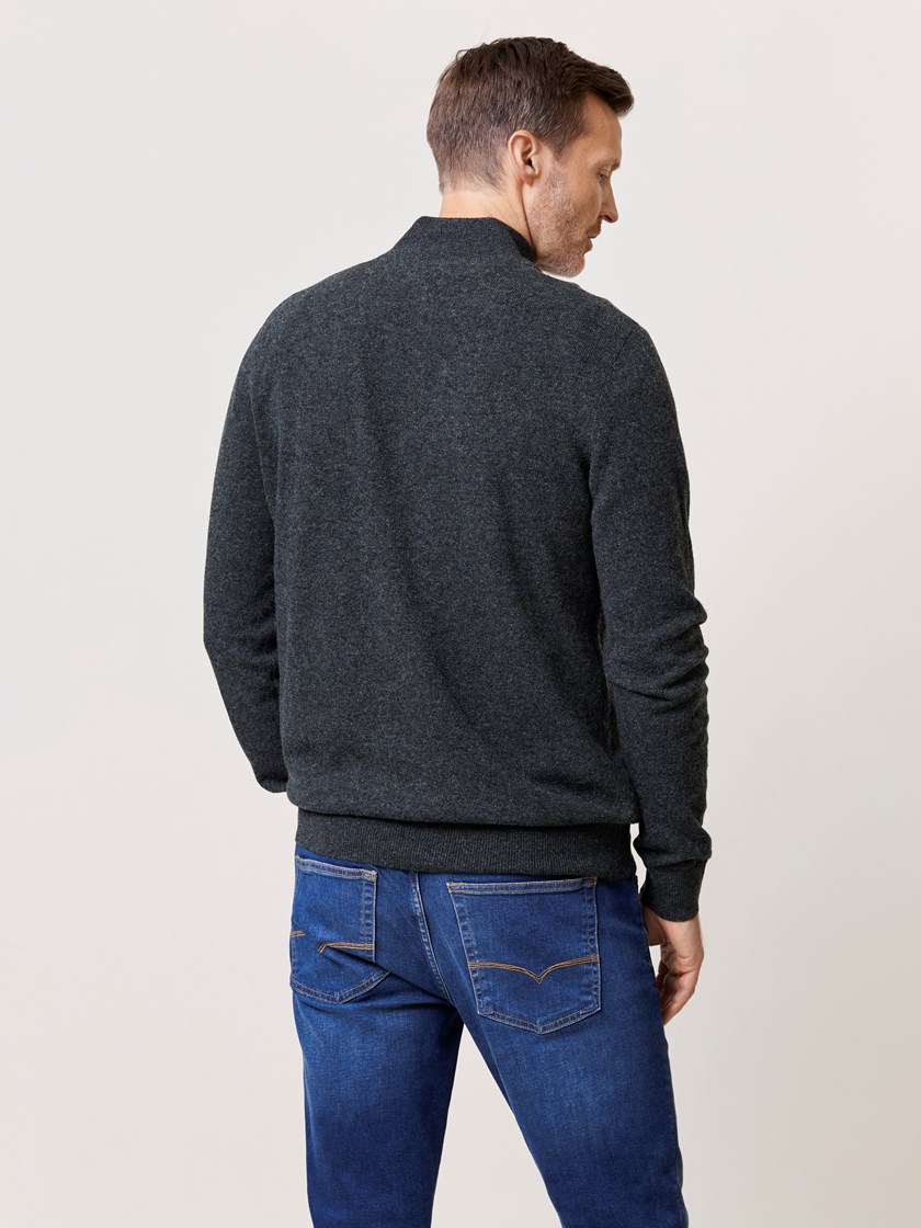 7509534 GUJ 7509534_GUJ-REDFORD-W24-Modell-Back_chn=match_6178_Canmore zip genser GUJ_Canmore zip genser GUJ 7509534.jpg_Back