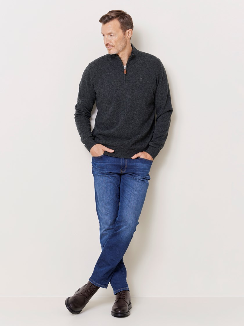 7509534 GUJ 7509534_GUJ-REDFORD-W24-Modell-Front_chn=match_2135_Canmore zip genser GUJ_Canmore zip genser GUJ 7509534.jpg_Front