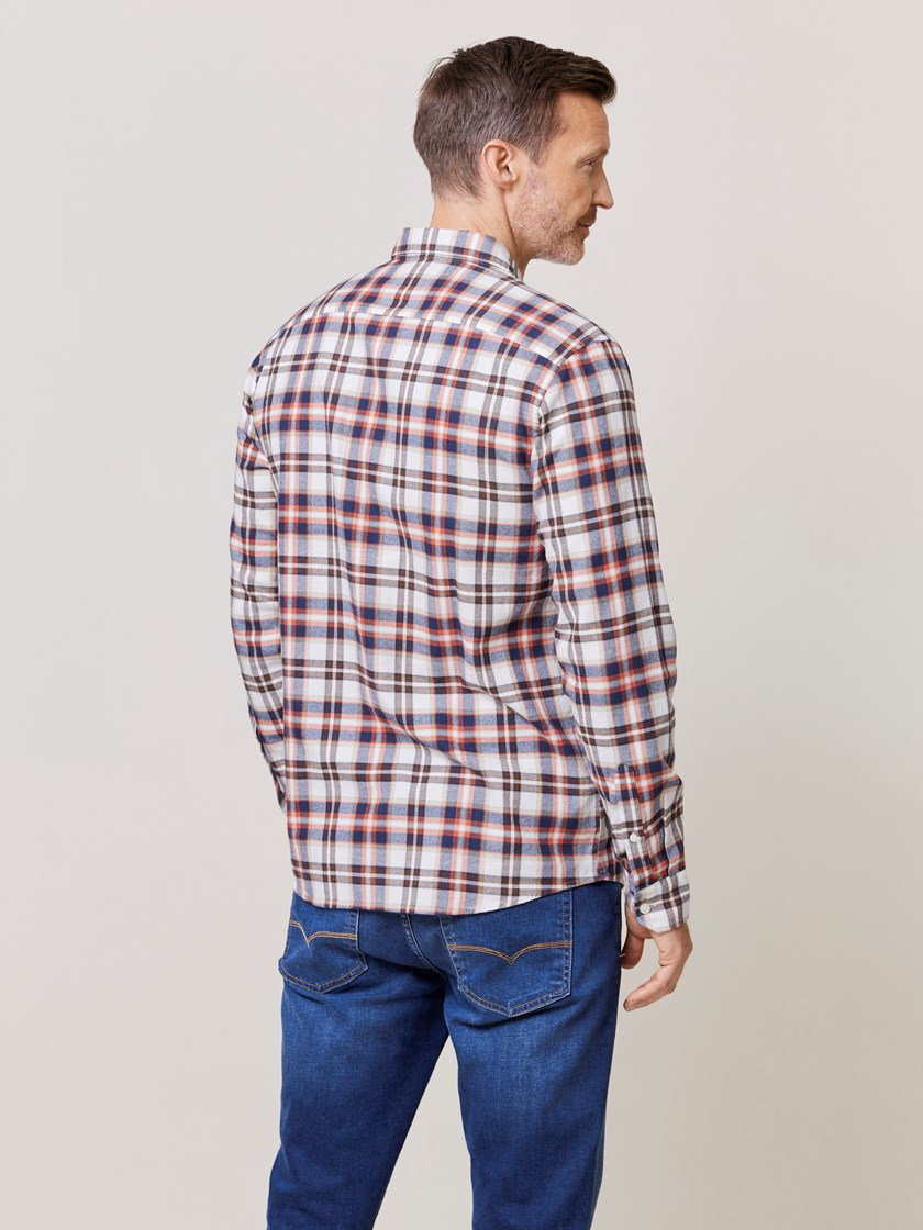 7509549 K4F 7509549_K4F-REDFORD-W24-Modell-Back_chn=match_1096_Ludlow skjorte K4F.jpg_