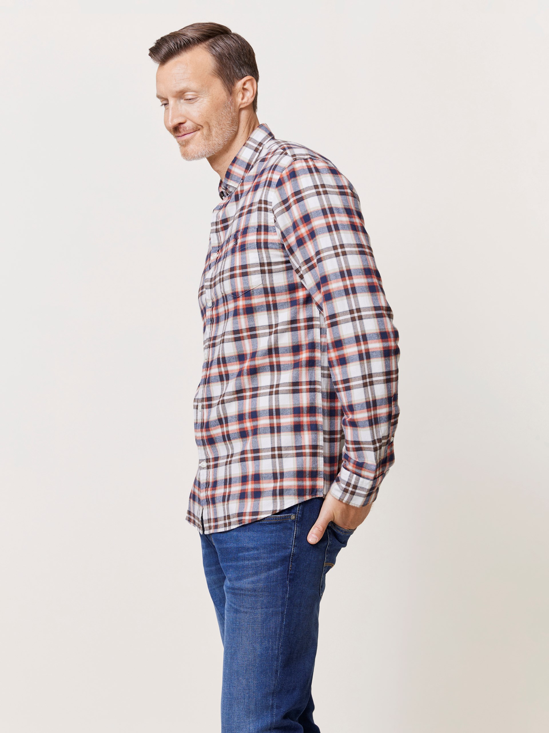 7509549 K4F 7509549_K4F-REDFORD-W24-Modell-Right_chn=match_1344_Ludlow skjorte K4F.jpg_