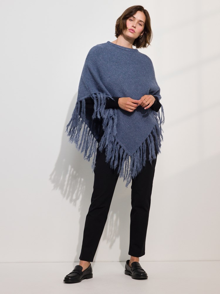 Anna poncho 7509691_EEK-MARIEPHILIPPE-A24-Modell-Front_chn=match_8783_Anna poncho EEK_Anna poncho EEK 7509691.jpg_Front||Front
