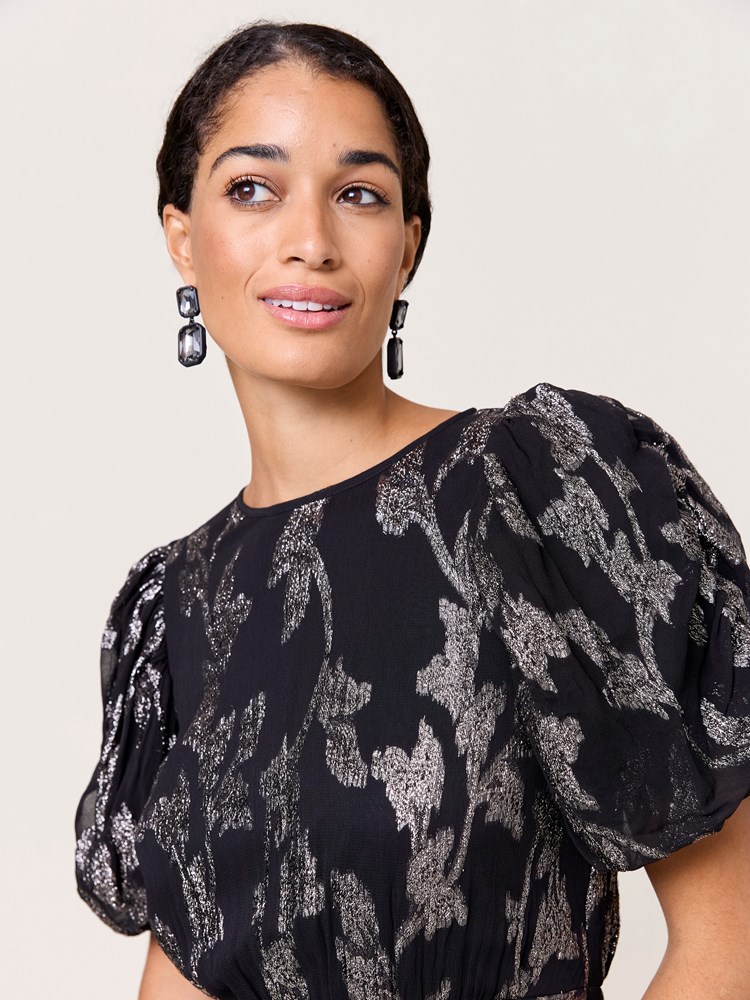 Arlette kjole 7509744_CAB-DONNA-W24-Modell-Front_chn=match_2531_Arlette kjole CAB_Arlette kjole CAB 7509744.jpg_