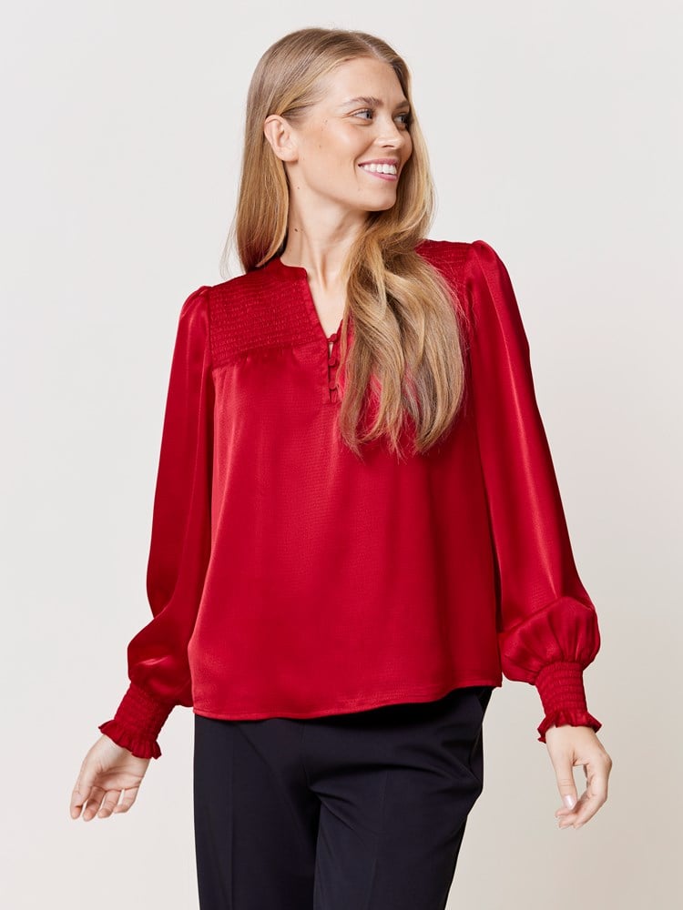 Leia bluse 7509753_K5O-VAVITE-W24-Modell-Front_chn=match_2255_Leia bluse K5O_Leia bluse K5O 7509753.jpg_Front||Front