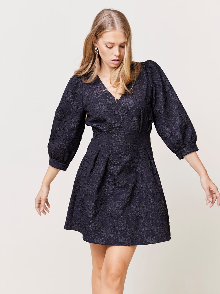 Chiara kjole 7509754_CAB-VAVITE-W24-Modell-Front_chn=match_3729_Chiara kjole CAB 7509754.jpg_Front||Front