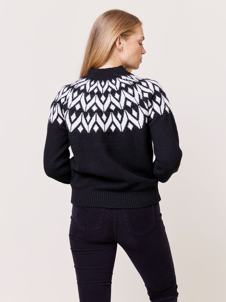 Holly genser 7509805_CAB-VAVITE-W24-Modell-Back_chn=match_8693_Holly genser CAB_Holly genser CAB 7509805.jpg_Back||Back