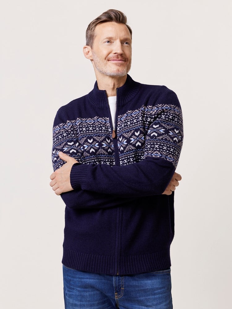 Cleveland cardigan 7509827_EMU-REDFORD-W24-Modell-Front_chn=match_8590 – Kopi_Cleveland cardigan EMU_Cleveland cardigan EMU 7509827.jpg_Front||Front