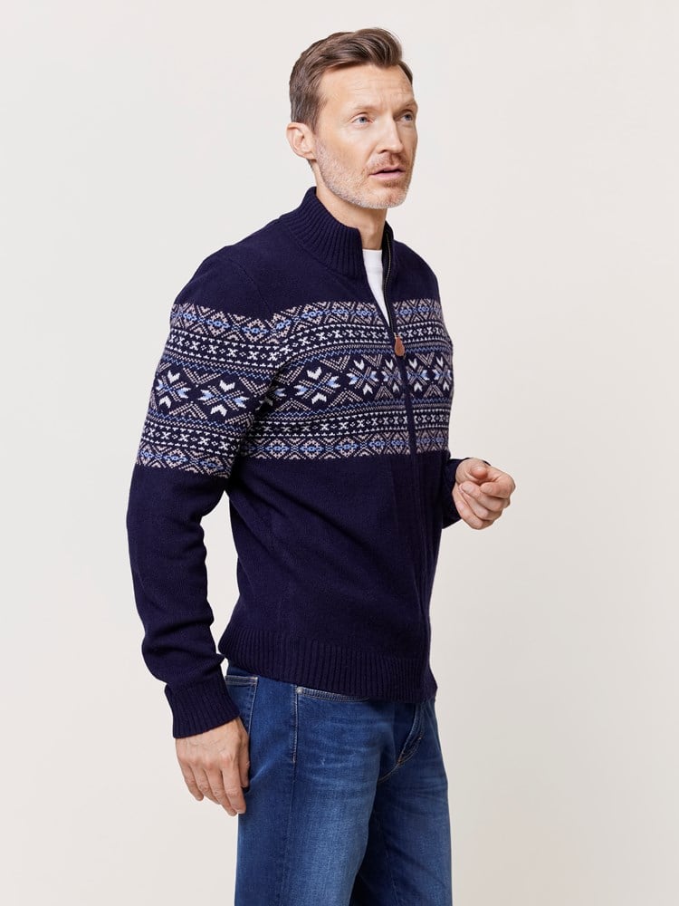 Cleveland cardigan 7509827_EMU-REDFORD-W24-Modell-Front_chn=match_9394 – Kopi_Cleveland cardigan EMU_Cleveland cardigan EMU 7509827.jpg_Front||Front