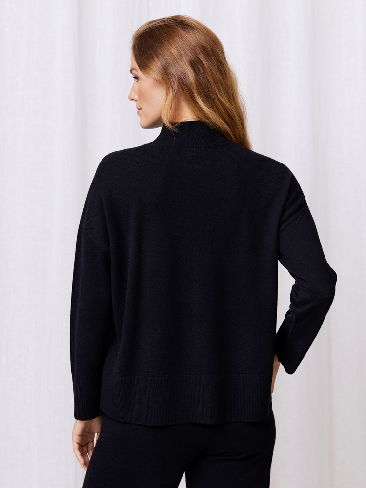 Caitlin premium genser 7509832_CAB-MARIEPHILIPPE-W24-Modell-Back_chn=match_9664_Caitlin premium genser CAB 7509832.jpg_Back||Back