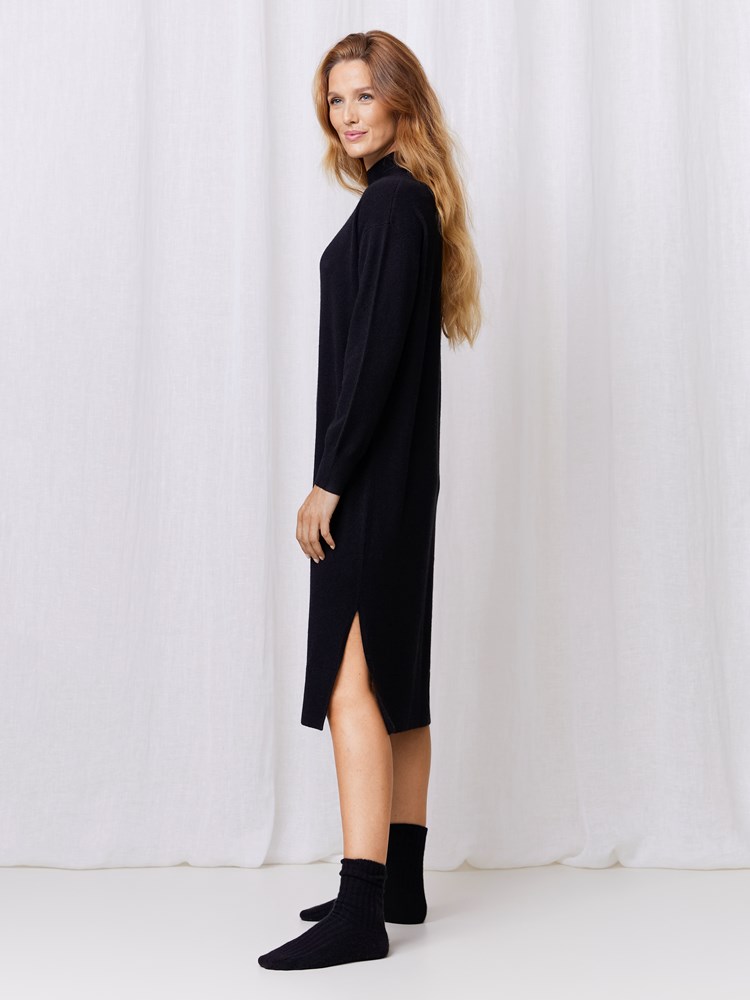 Caitlin premium kjole 7509833_CAB-MARIEPHILIPPE-W24-Modell-Front_chn=match_9664_Caitlin premium kjole CAB 7509833.jpg_Front||Front