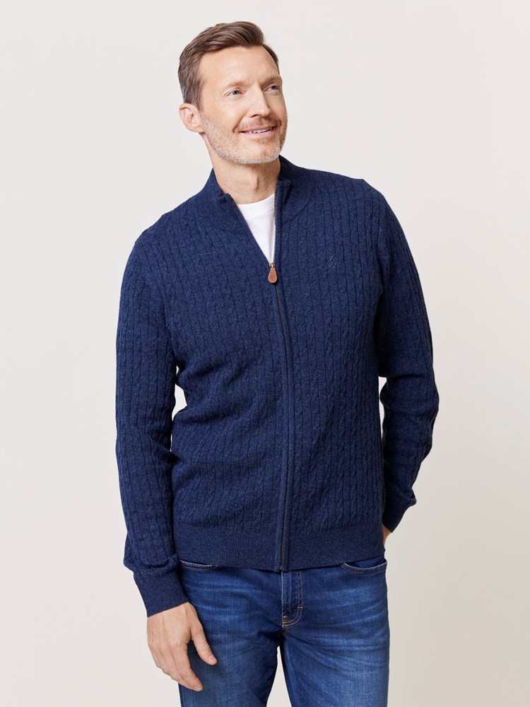 Edmonton cardigan 7509843_C29-REDFORD-W24-Modell-Front_chn=match_8670_Edmonton cardigan C29_Edmonton cardigan C29 7509843.jpg_Front||Front