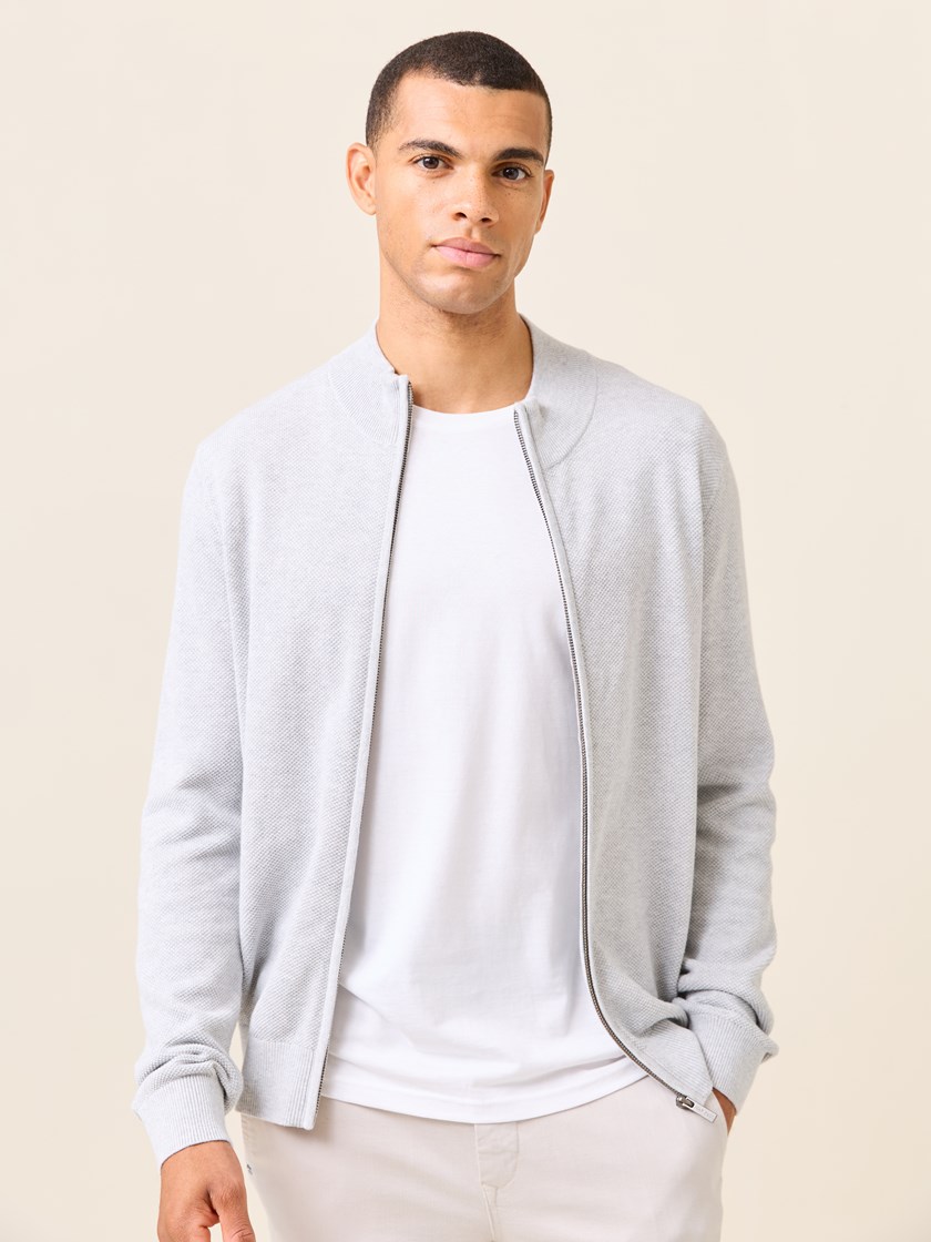 7510001 IFO 7510001_IFO-JEANPAUL-S25-Modell-Front_9383_Terry cardigan IFO.jpg_Front||Front