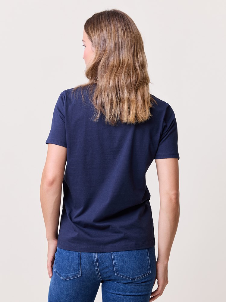 Olivia rundhals t-skjorte 7510026_EM1-VAVITE-NOS-Modell-Back_chn=match_8530_Olivia rundhals t-skjorte EM1 7510026.jpg_Back||Back