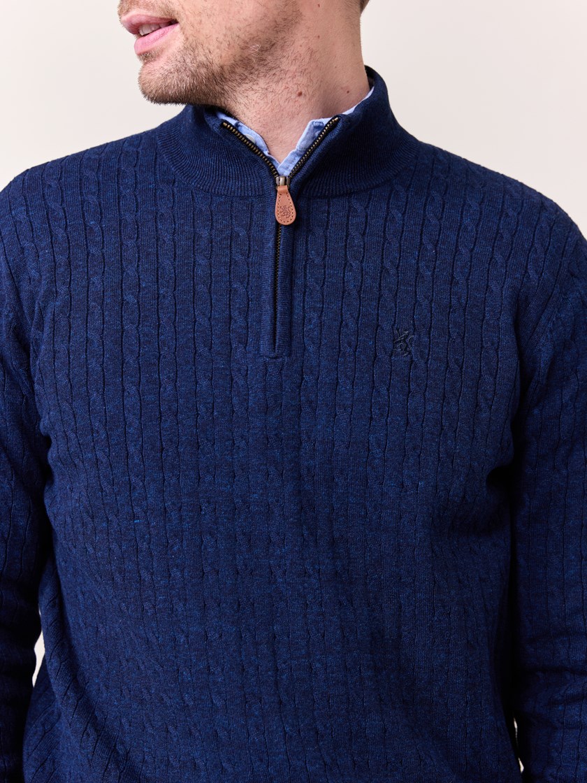 7510030 EM1 7510030_EM1-REDFORD-S25-Modell-Front_chn=match_123_Coast zip genser EM1.jpg_Front