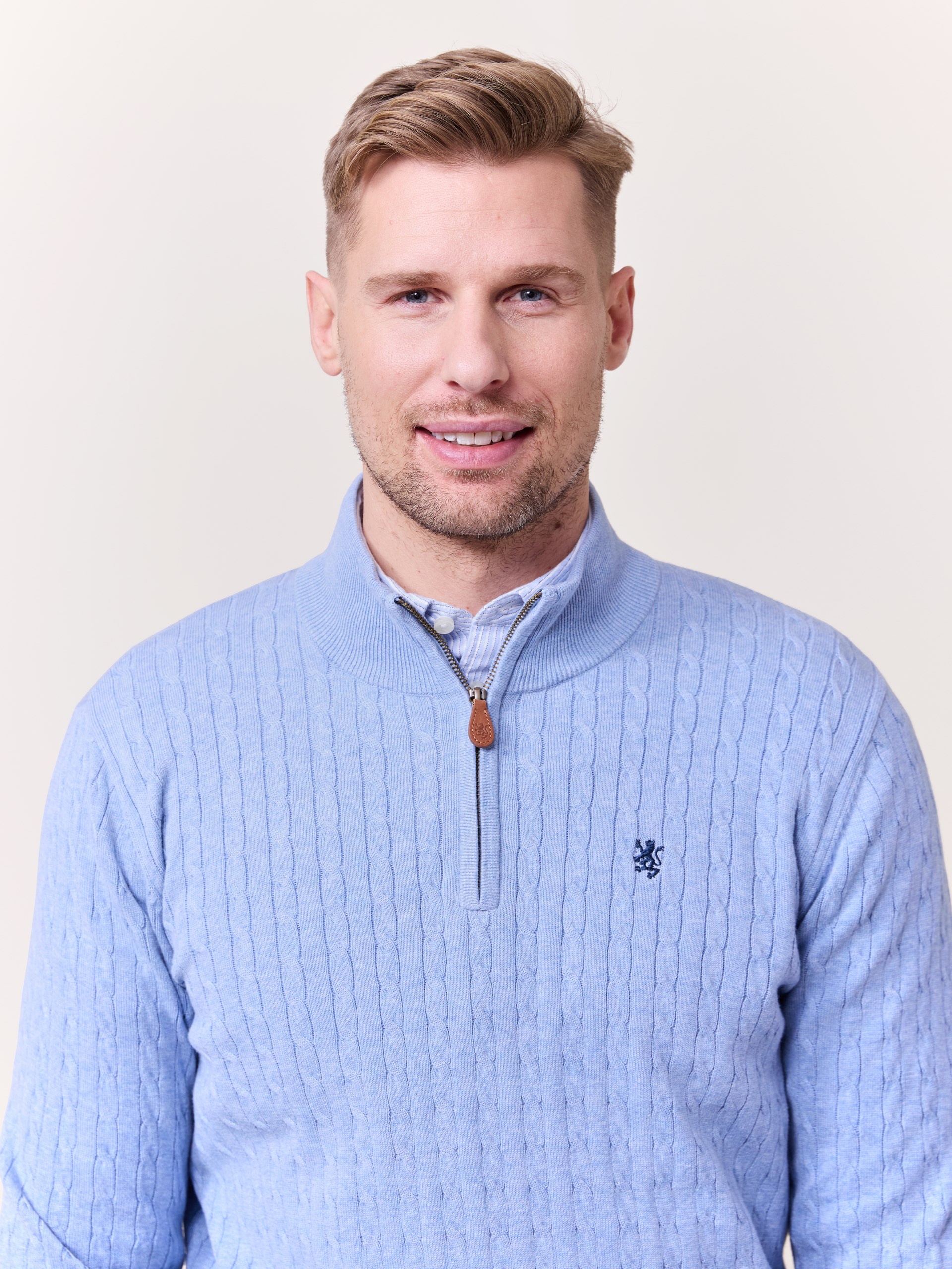 7510030 EN3 7510030_EN3-REDFORD-S25-Modell-Front_chn=match_650_Coast zip genser EN3.jpg_
