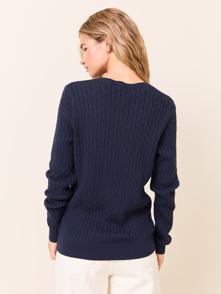7510038 EM6 7510038_EM6-JEANPAUL-S25-Modell-Front_4988_Sofie genser EM6.jpg_Front||Front