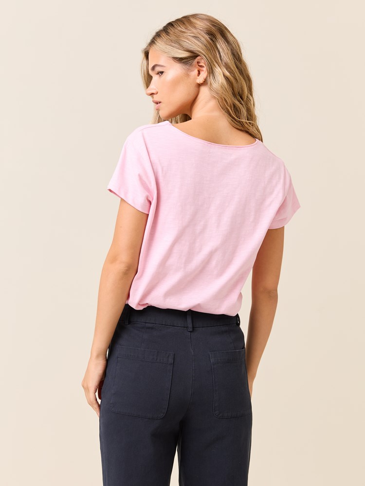 Agnais t-skjorte 7510048_MJW-JEANPAUL-S25-Modell-Front_2933_Agnais t-skjorte MJW 7510048.jpg_Front||Front