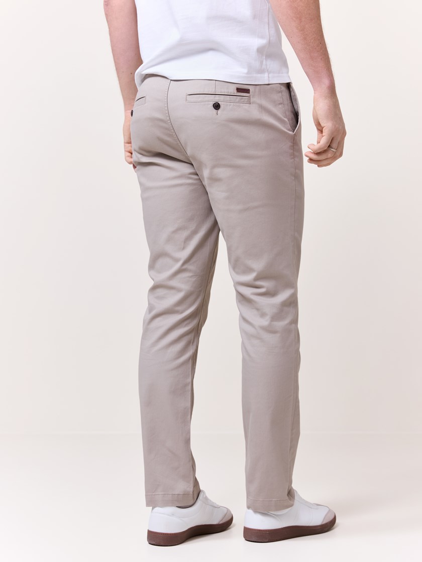 7510096 I5A 7510096_I5A-REDFORD-S25-Modell-Back_chn=match_366_Christer chinos I5A.jpg_Back||Back