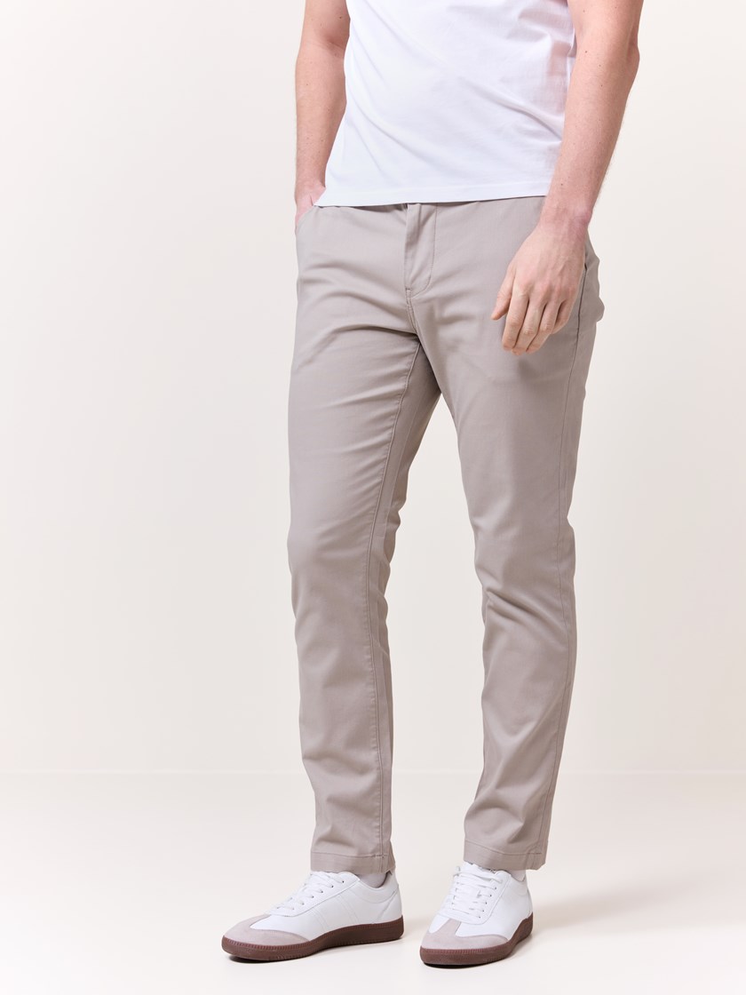 7510096 I5A 7510096_I5A-REDFORD-S25-Modell-Front_chn=match_3199_Christer chinos I5A.jpg_Front||Front
