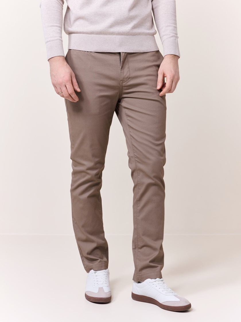 7510096 I7E 7510096_I7E-REDFORD-S25-Modell-Front_chn=match_4354_Christer chinos I7E.jpg_Front||Front