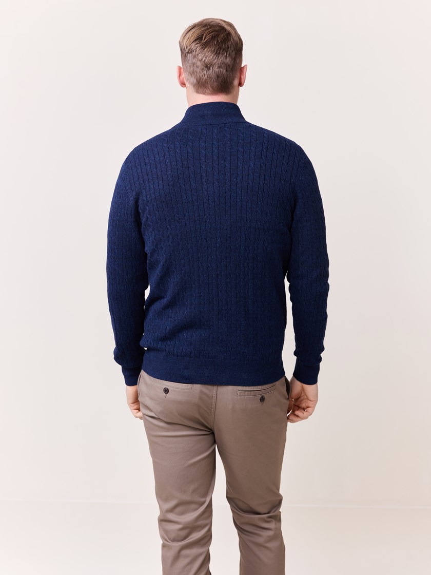 7510134 EM1 7510134_EM1-REDFORD-S25-Modell-Back_chn=match_8741_Coast cardigan EM1.jpg_Back||Back