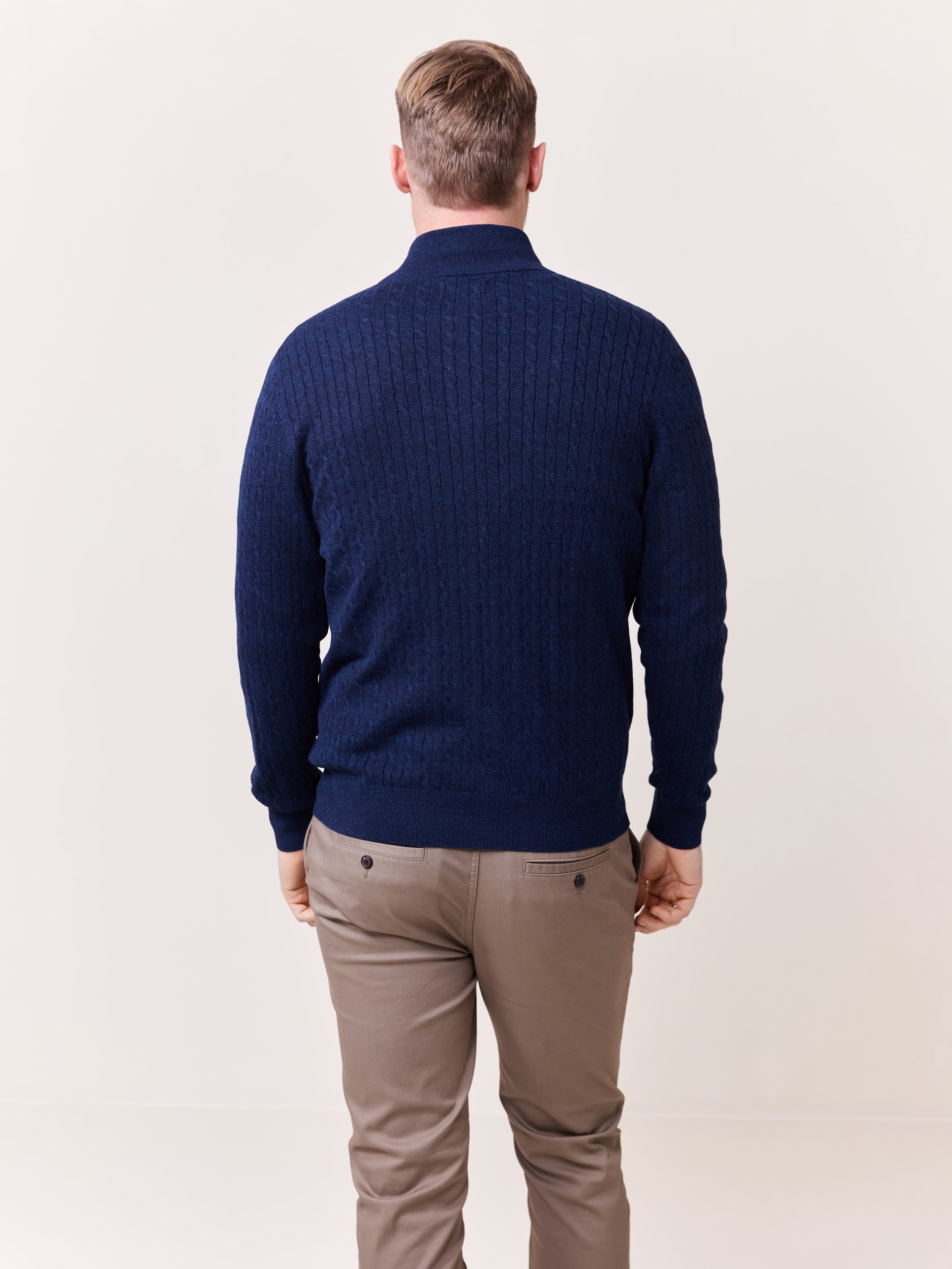 7510134 EM1 7510134_EM1-REDFORD-S25-Modell-Back_chn=match_8741_Coast cardigan EM1.jpg_Back||Back
