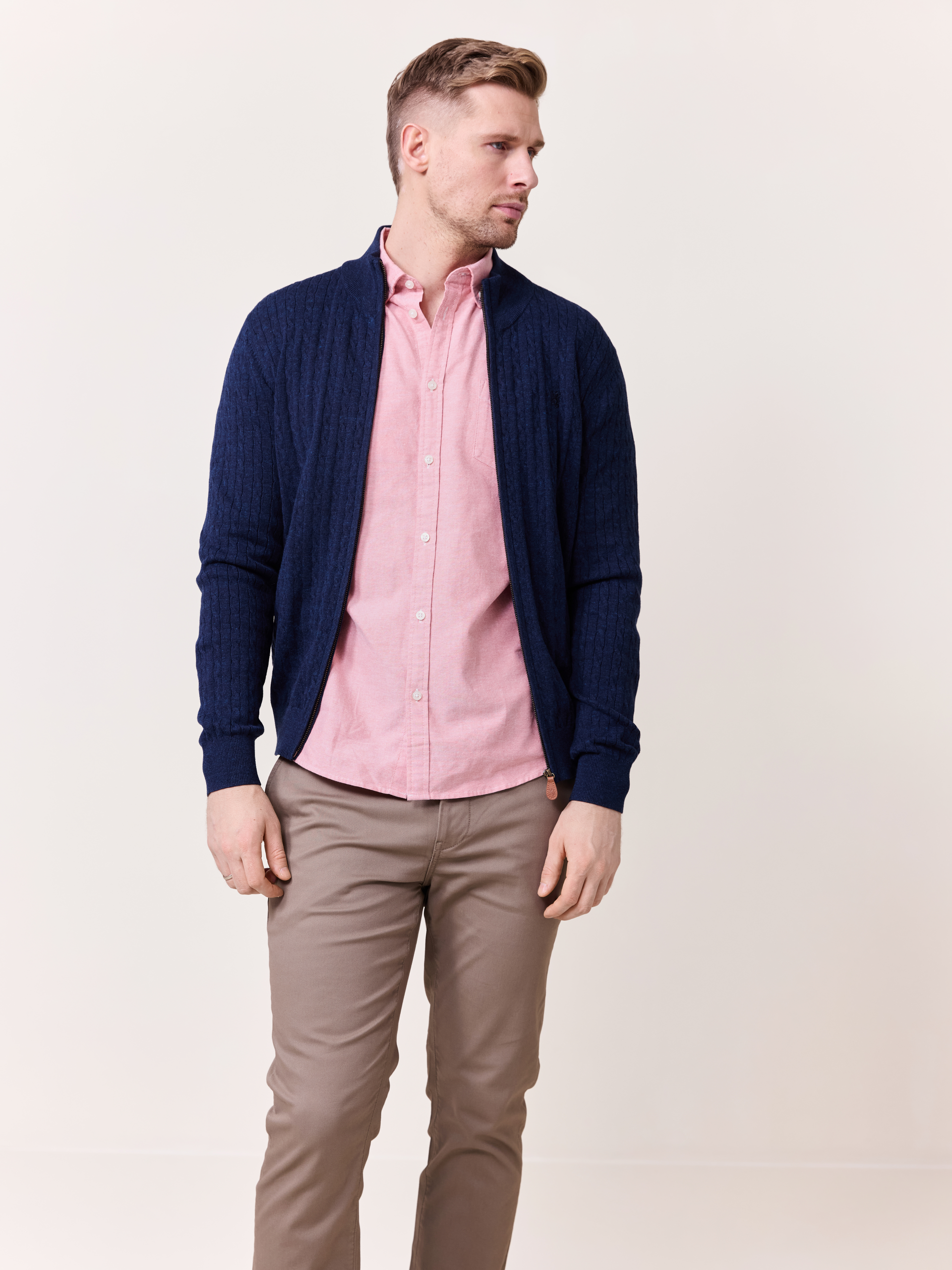 Coast cardigan 7510134_EM1-REDFORD-S25-Modell-Front_chn=match_6105_Coast cardigan EM1_Coast cardigan EM1 7510134.jpg_Front||Front