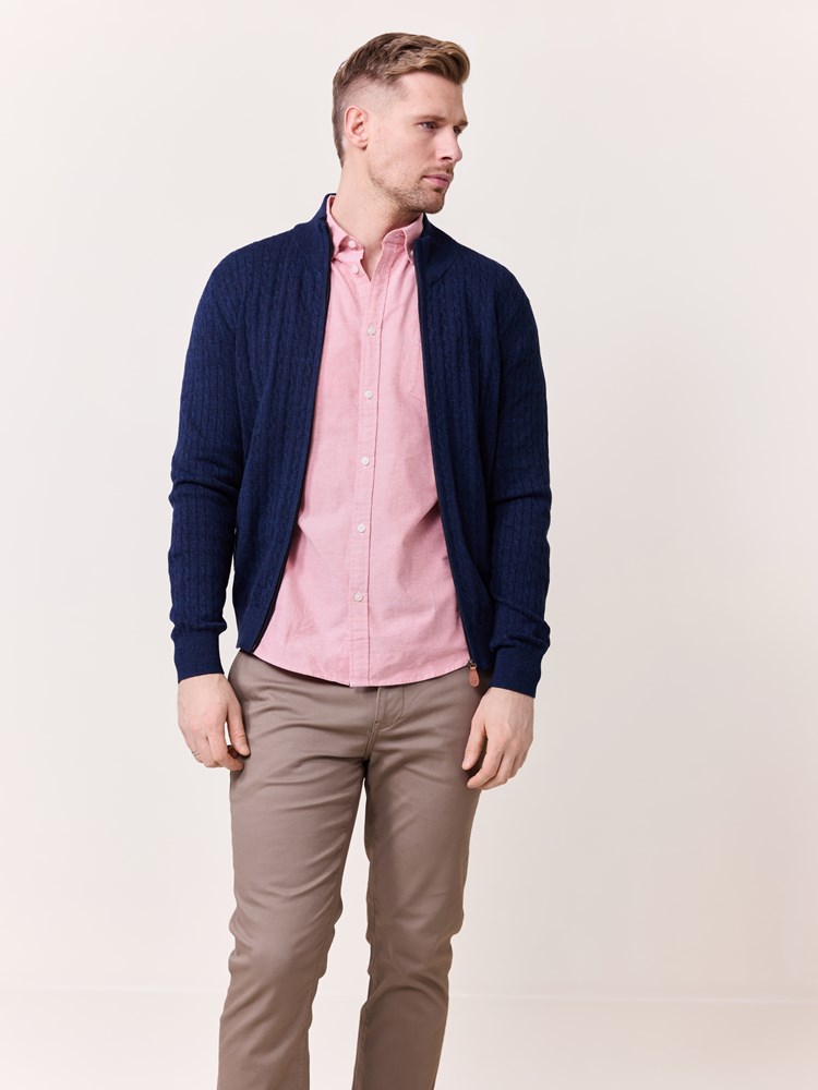 Coast cardigan 7510134_EM1-REDFORD-S25-Modell-Front_chn=match_6105_Coast cardigan EM1_Coast cardigan EM1 7510134.jpg_Front||Front