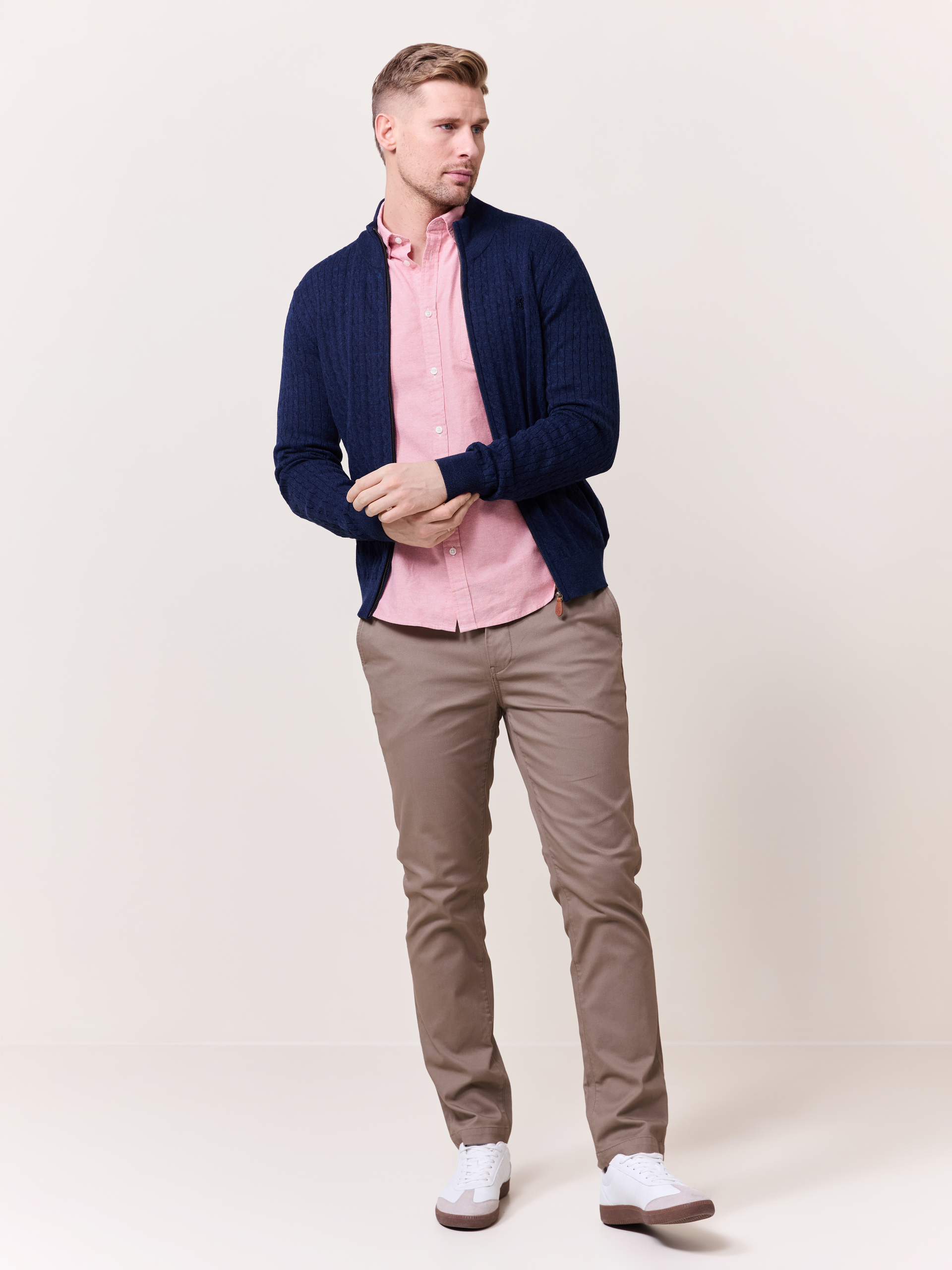 Coast cardigan 7510134_EM1-REDFORD-S25-Modell-Front_chn=match_8473_Coast cardigan EM1_Coast cardigan EM1 7510134.jpg_Front||Front