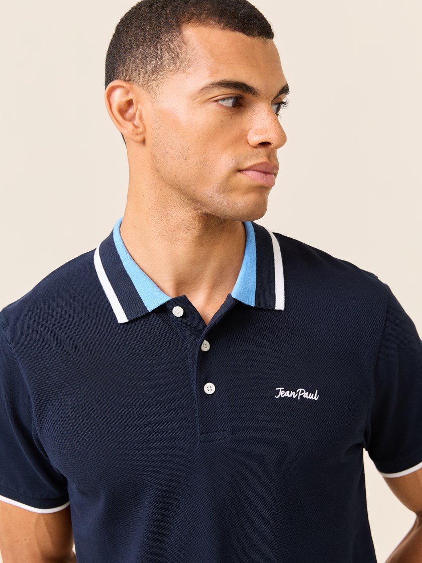 7510202 EM6 7510202_EM6-JEANPAUL-S25-Modell-Front_3853_Cassius pique EM6.jpg_Front||Front