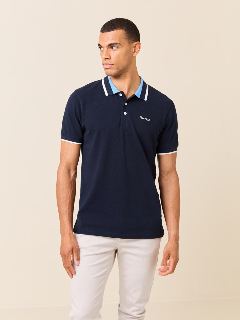 7510202 EM6 7510202_EM6-JEANPAUL-S25-Modell-Front_4281_Cassius pique EM6.jpg_Front||Front